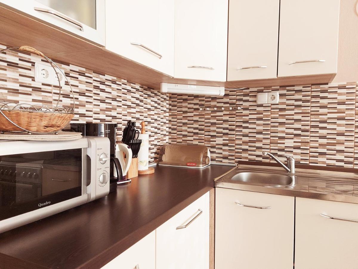 Apartments Adriatic Riviera Криквеница Екстериор снимка
