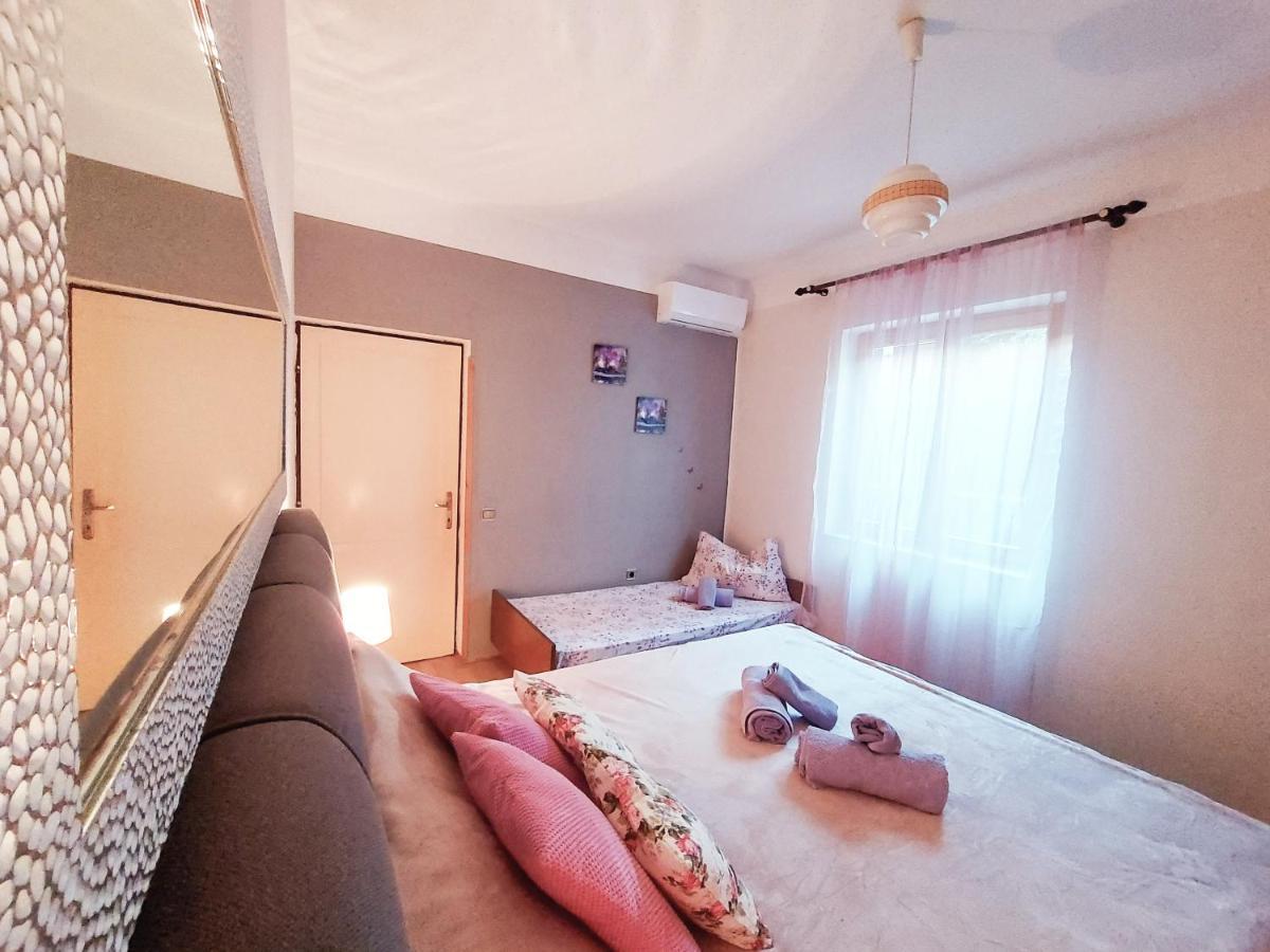 Apartments Adriatic Riviera Криквеница Екстериор снимка